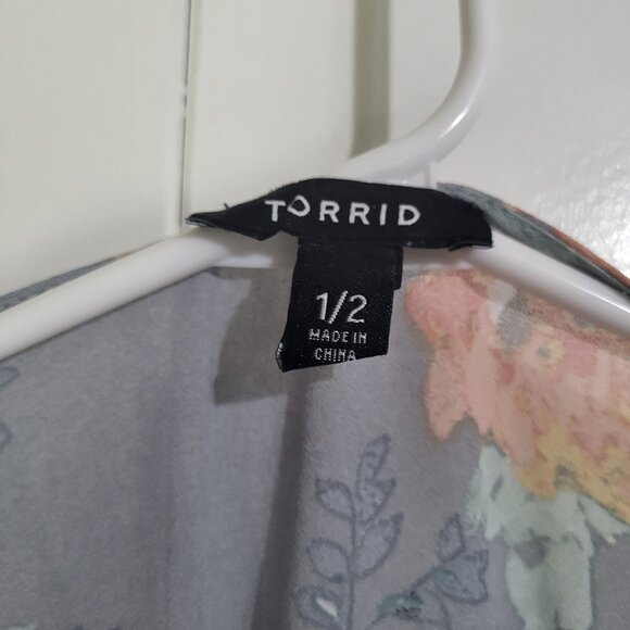 Torrid Womens Floral Kimono Top Blouse Open Front Gray SZ 1/2 Chiffon Dolman - Picture 2 of 5